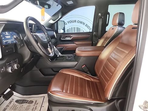 Used 2024 GMC Sierra 2500 Denali Ultimate w/ Max Trailering Package AWD/4WD image 3