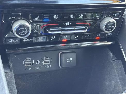 Used 2022 Jeep Grand Cherokee Overland AWD/4WD image 32