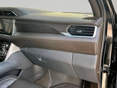 Used 2022 GMC Yukon XL Denali AWD/4WD image 28