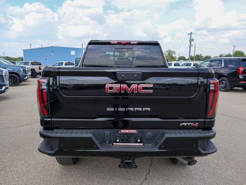 New 2026 GMC Sierra 3500 AT4 AWD/4WD image 4