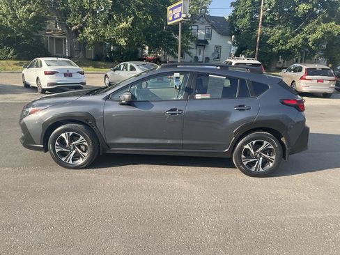 Used 2024 Subaru Crosstrek 2.0i Premium AWD/4WD image 2