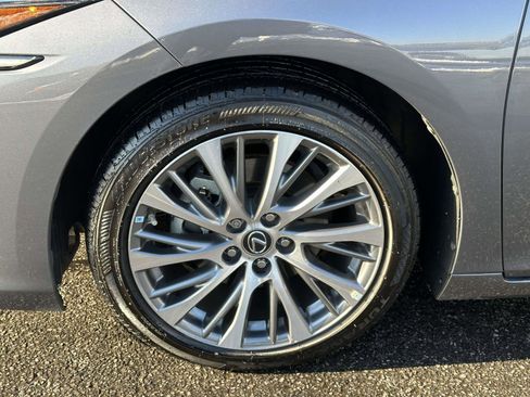 Used 2021 Lexus ES 350 w/ Premium Package image 11