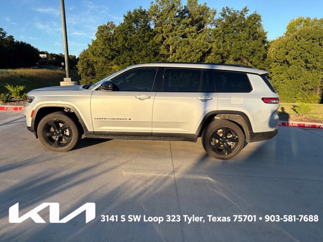 Used 2023 Jeep Grand Cherokee L Laredo AWD/4WD image 7