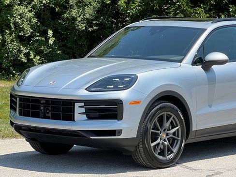 Certified 2025 Porsche Cayenne AWD/4WD image 11