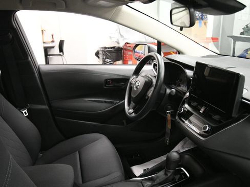 Used 2023 Toyota Corolla LE FWD image 28