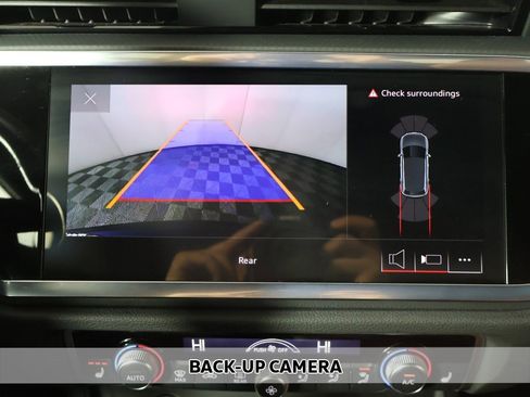 Used 2023 Audi Q3 2.0T Premium w/ Convenience Package image 6