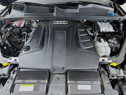 Used 2024 Audi Q7 2.0T Premium AWD/4WD image 32