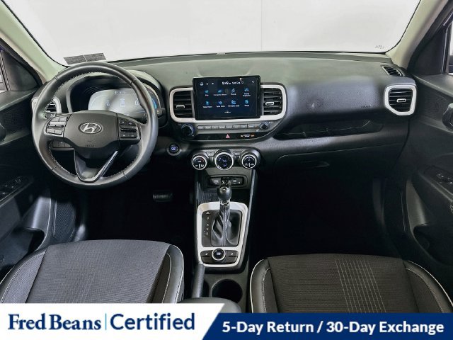 Used 2024 Hyundai Venue Limited FWD image 15