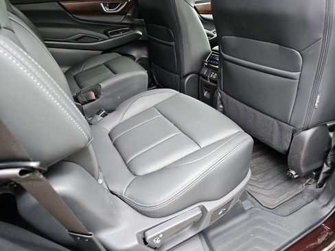 Used 2025 Subaru Ascent Touring image 11