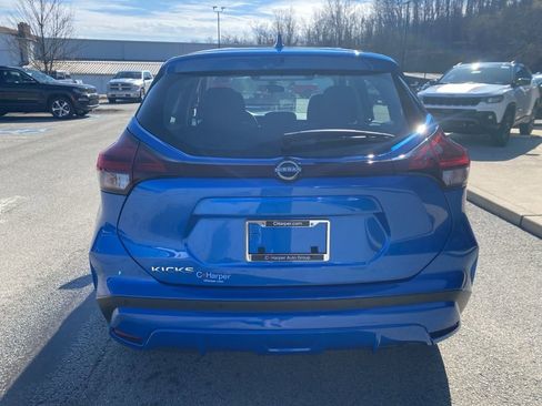 Used 2022 Nissan Kicks S image 3