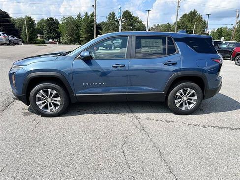 New 2027 Chevrolet Equinox LT FWD image 2