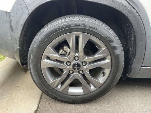 Used 2023 Kia Seltos S w/ Navigation Package FWD image 5