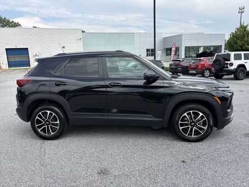 Used 2025 Chevrolet TrailBlazer LT AWD/4WD image 5