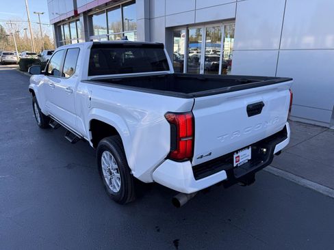 Certified 2024 Toyota Tacoma SR5 image 3