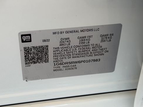 Used 2023 Cadillac CT5 V w/ Platinum Package RWD image 27