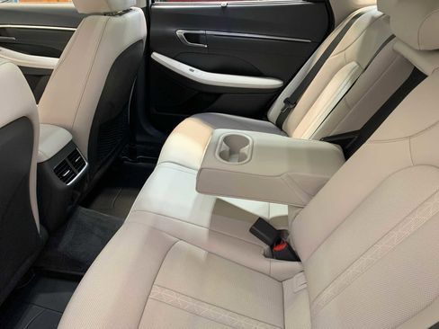 Used 2023 Hyundai Sonata Limited w/ Cargo Package image 5