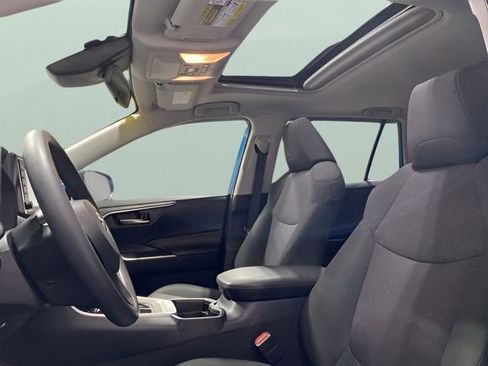 Used 2019 Toyota RAV4 XLE w/ Convenience Package AWD/4WD image 22