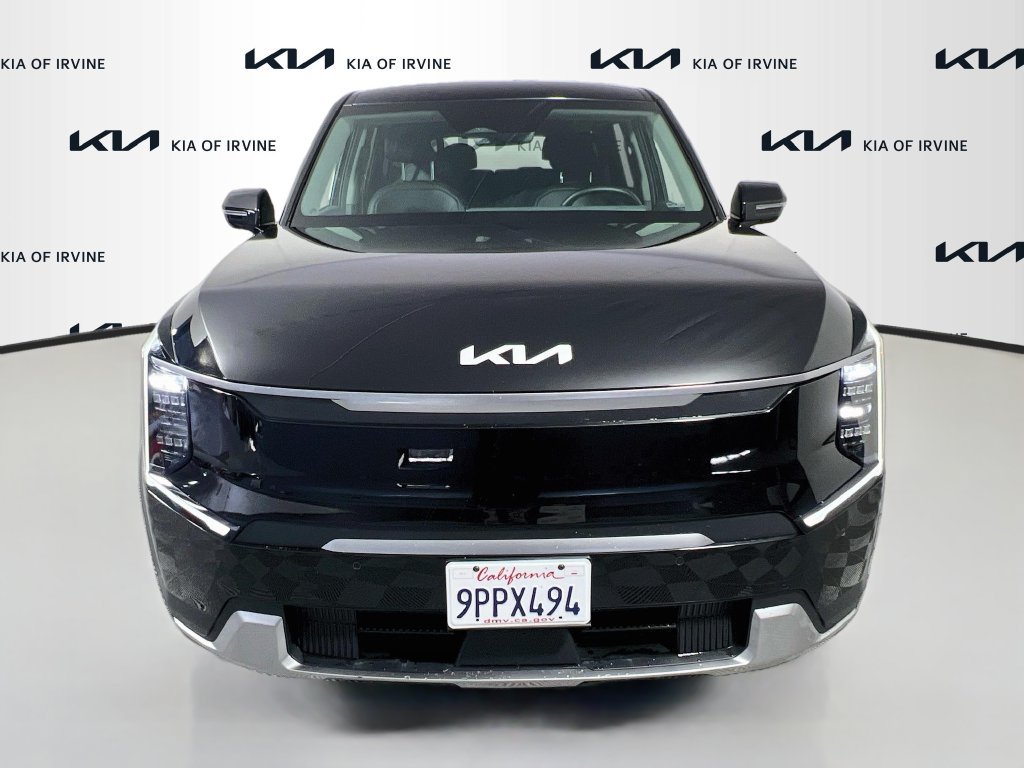 Certified 2024 Kia EV9 Light Long Range RWD image 2