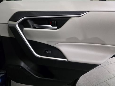 Used 2023 Toyota RAV4 XLE w/ Convenience Package AWD/4WD image 12