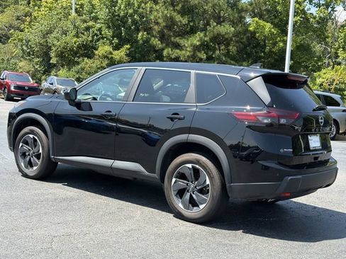 Used 2025 Nissan Rogue SV AWD/4WD image 3