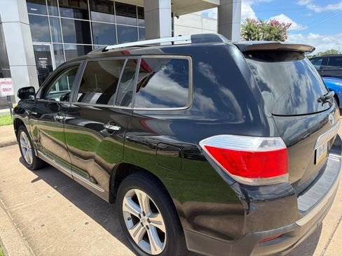 Used 2013 Toyota Highlander Limited AWD/4WD image 2