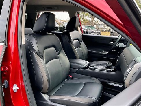 Used 2023 Nissan Pathfinder SL w/ Black Appearance Package image 8