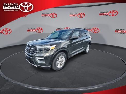 Used 2023 Ford Explorer XLT w/ Equipment Group 202A AWD/4WD image 4