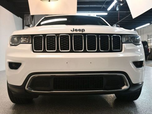 Used 2022 Jeep Grand Cherokee Limited image 12