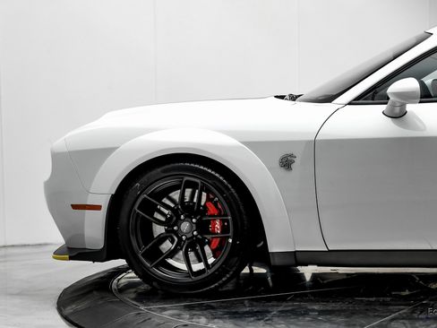 Used 2023 Dodge Challenger SRT Hellcat w/ Driver Convenience Group image 6