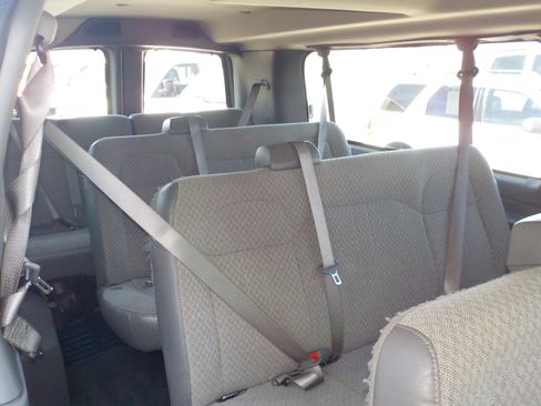 Used 2017 Chevrolet Express 3500 LT w/ LT Preferred Equipment Group RWD image 25