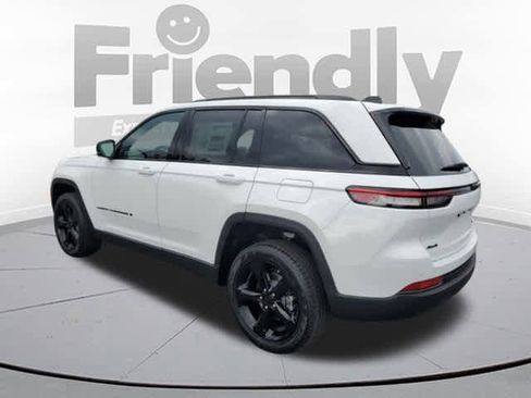 New 2025 Jeep Grand Cherokee Limited w/ Luxury Tech Group II image 3