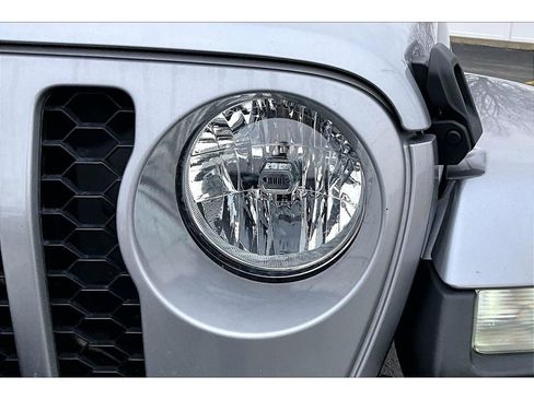 Used 2021 Jeep Gladiator Sport image 33