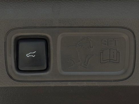 Used 2020 Ford Expedition Limited w/ Equipment Group 302A AWD/4WD image 28