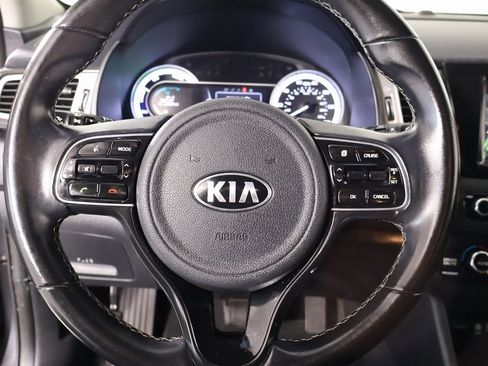 Used 2019 Kia Niro S Touring image 3