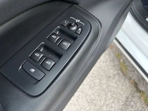 Used 2024 Volvo S60 B5 Core FWD image 16