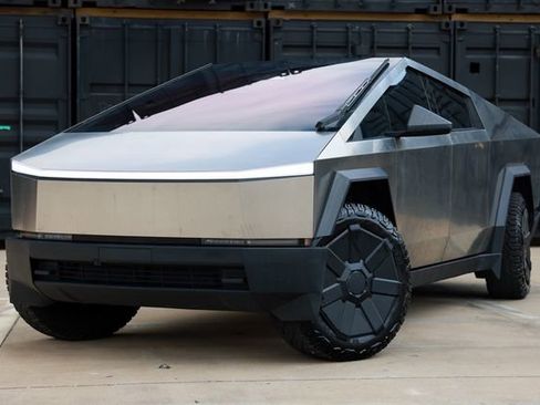 Used 2024 Tesla Cybertruck AWD Crew Cab image 1