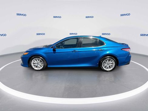 Used 2019 Toyota Camry XLE FWD image 5