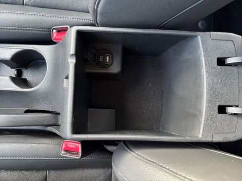 Used 2017 Hyundai Elantra Limited w/ Limited Tech Package 04 image 27