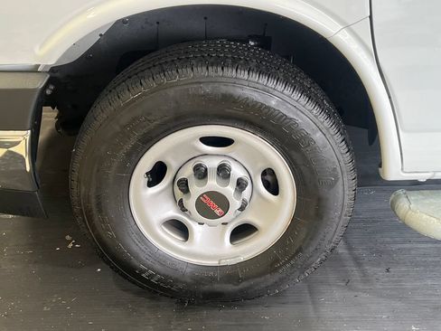 Used 2024 GMC Savana 2500 w/ Driver Convenience Package RWD image 6