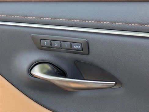 Used 2025 Lexus ES 350 w/ Premium Package FWD image 2