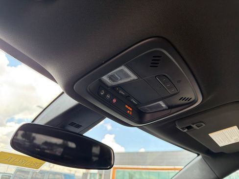 Used 2023 Chevrolet Traverse LT FWD image 25