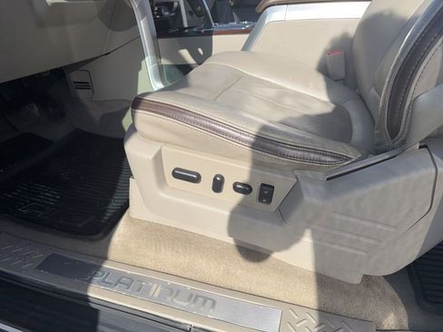 Used 2010 Ford F150 Lariat image 19