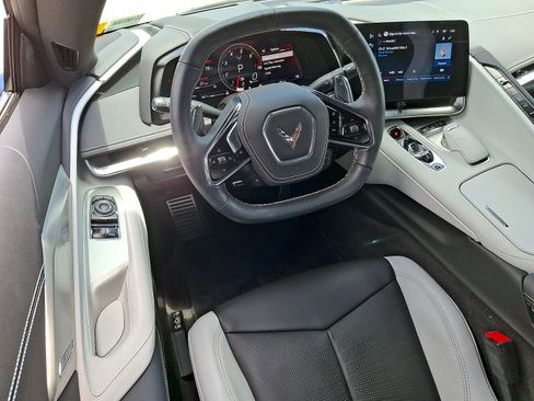 Used 2025 Chevrolet Corvette Stingray Preferred Cpe w/ Z51 Performance Package RWD image 20