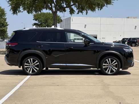 Used 2024 Nissan Pathfinder Platinum w/ Cargo Package FWD image 3