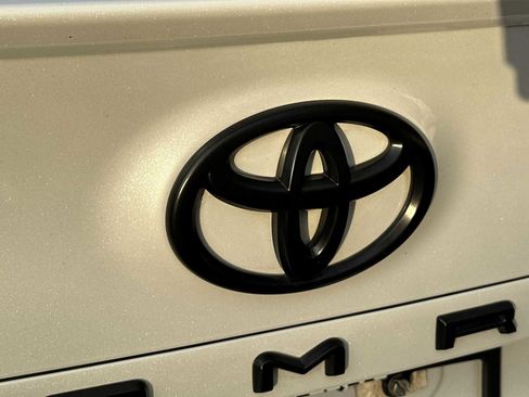 Used 2021 Toyota Camry XSE image 10