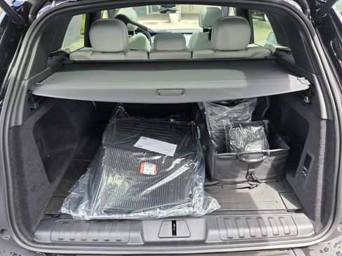 New 2026 Land Rover Range Rover Sport SE AWD/4WD image 15