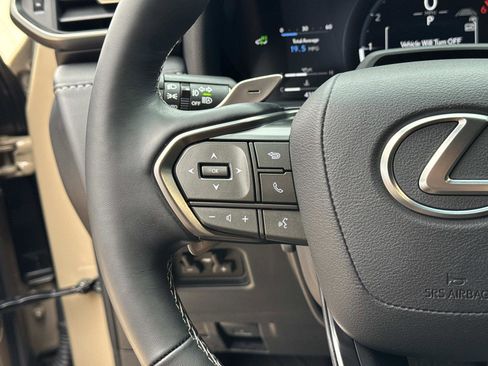 Used 2025 Lexus LX 700h Overtrail image 31