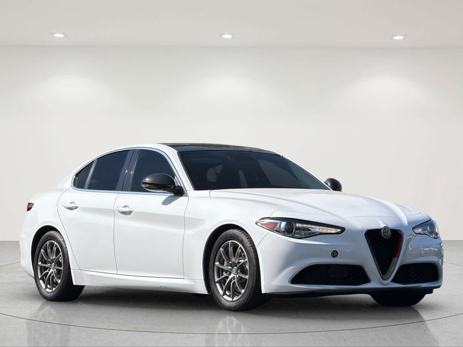 Used 2017 Alfa Romeo Giulia RWD image 7