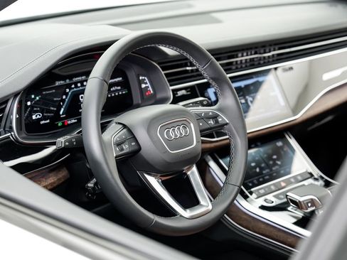 Certified 2025 Audi Q8 Premium Plus w/ Premium Plus Package image 9