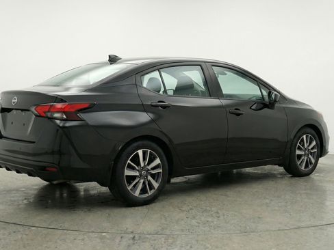 Used 2025 Nissan Versa SV image 9